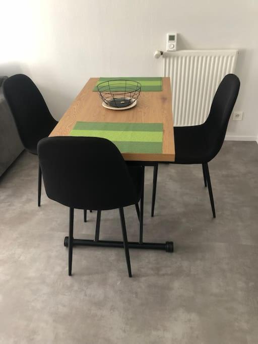 Superbe Appartement En Plein Centre Ville. ラ・ロッシュ＝シュル＝ヨン エクステリア 写真